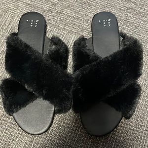 Black slippers